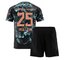 Bayern Munich Thomas Muller #25 Koszulka Wyjazdowa dzieci 2024-25 Krótki Rękaw (+ krótkie spodenki)